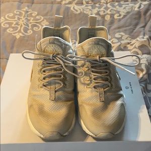 NIKE WOMENS Air Huarache